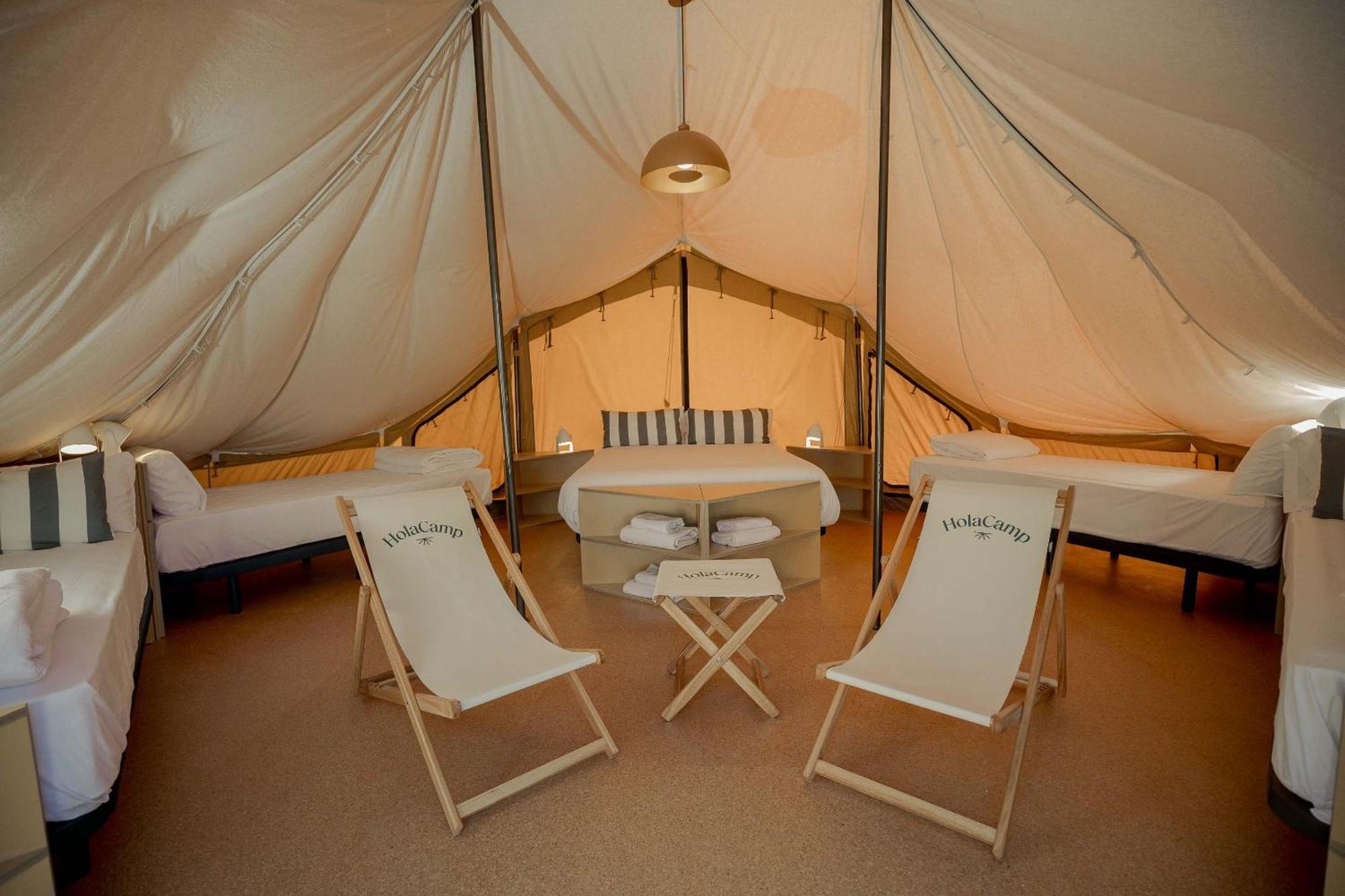 ホテル Holacamp Sitges Fun エクステリア 写真