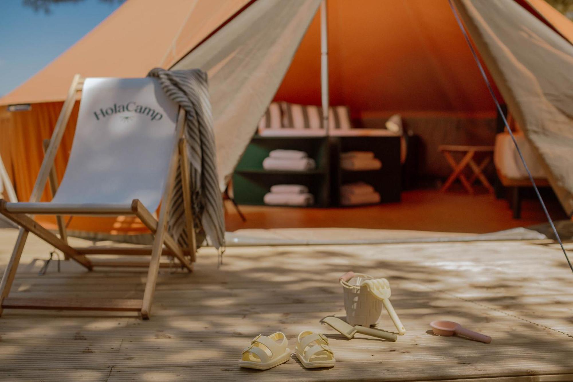 ホテル Holacamp Sitges Fun エクステリア 写真